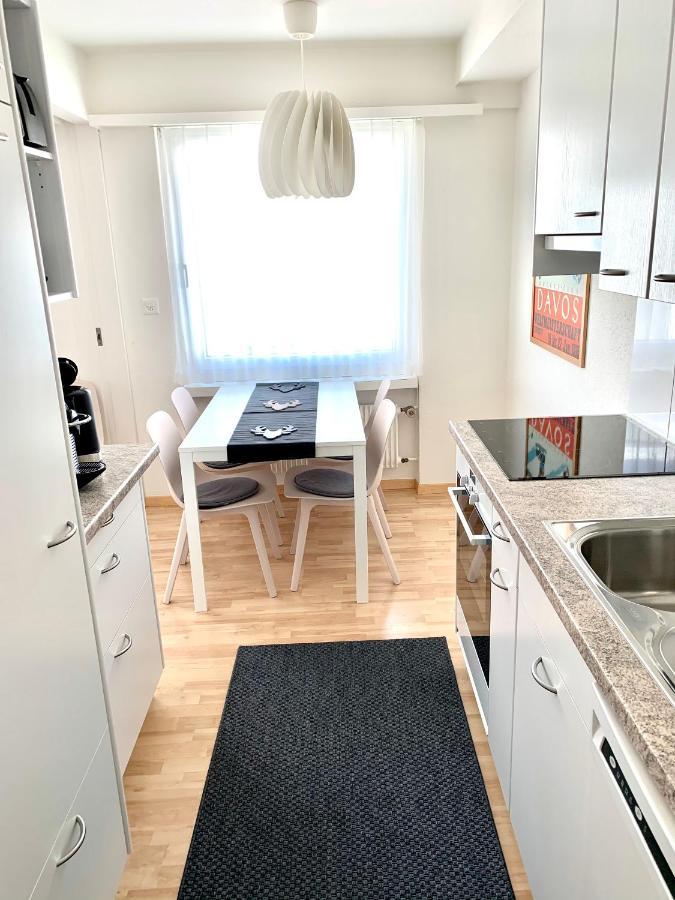Holiday Apartment Bolgen - Close To Everything! Bolgen, Jakobshorn, Bus Stop, Train Station, Supermarket, Ski School, Ski Rentals, Restaurants And More! Давос Экстерьер фото
